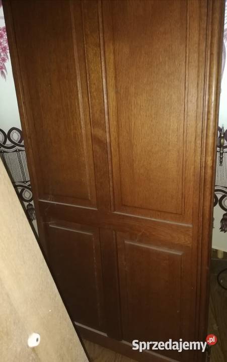 Sprzedam piękną 4 drzwiową dębową solidną szafę Stargard