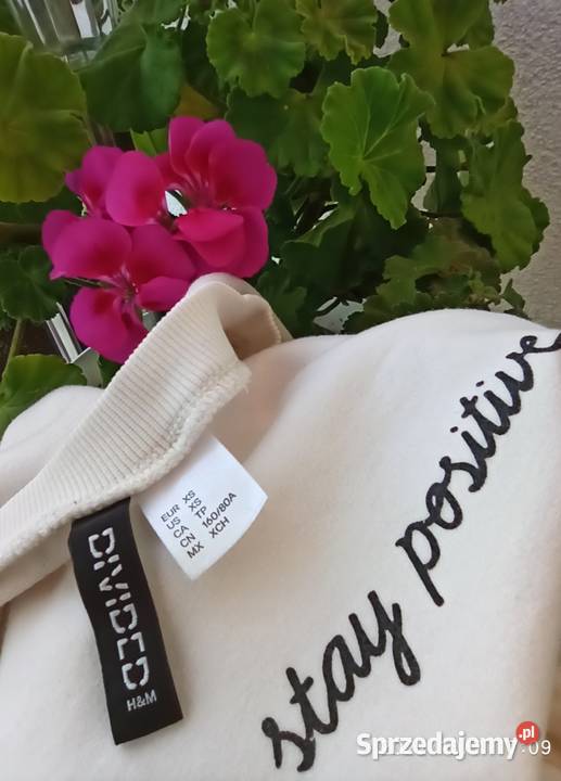Bluza w kolorze ecru z napisem stay positive lubelskie Radzyń Podlaski sprzedam