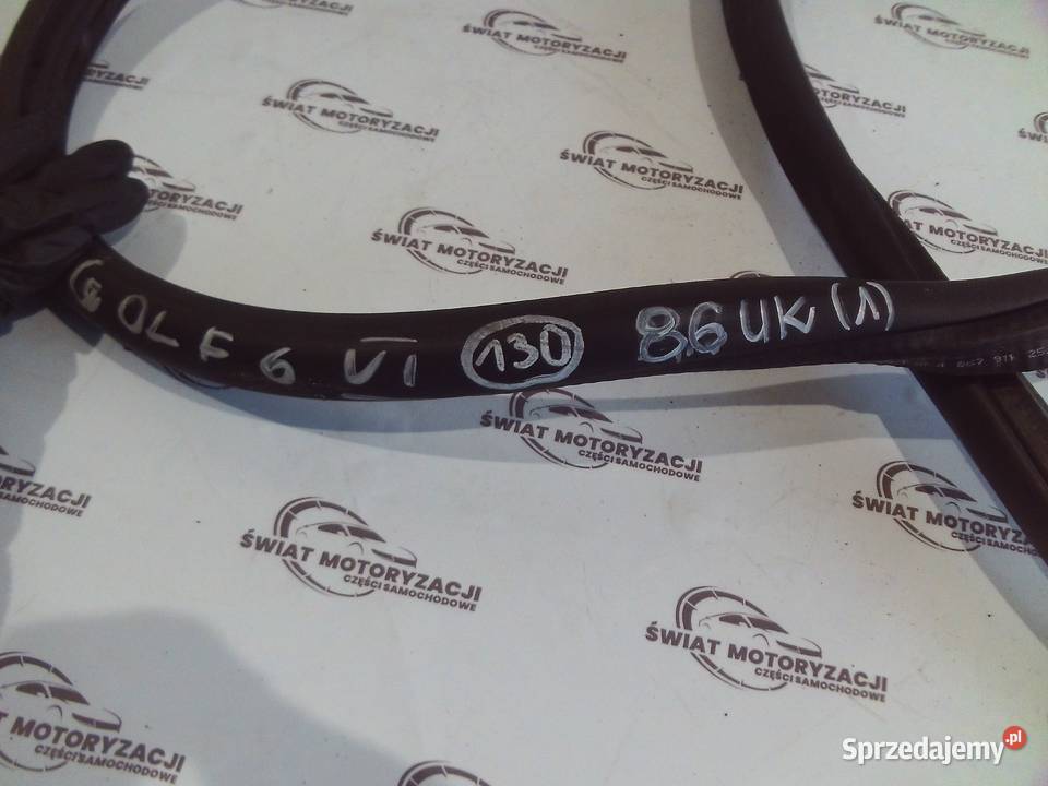 VW GOLF VI 11r uszczelka prawa przód 5K4867911 Uszczelki Kielce