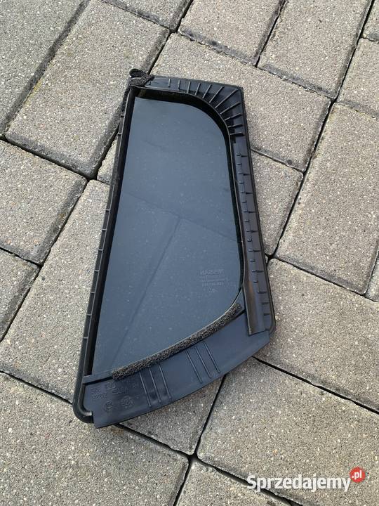 Szyba tylna prawa mała stała Nissan Leaf