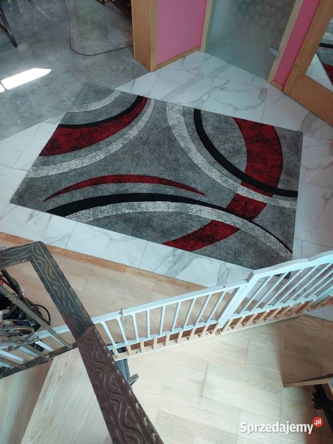 Dywan w duże geometryczne wzory