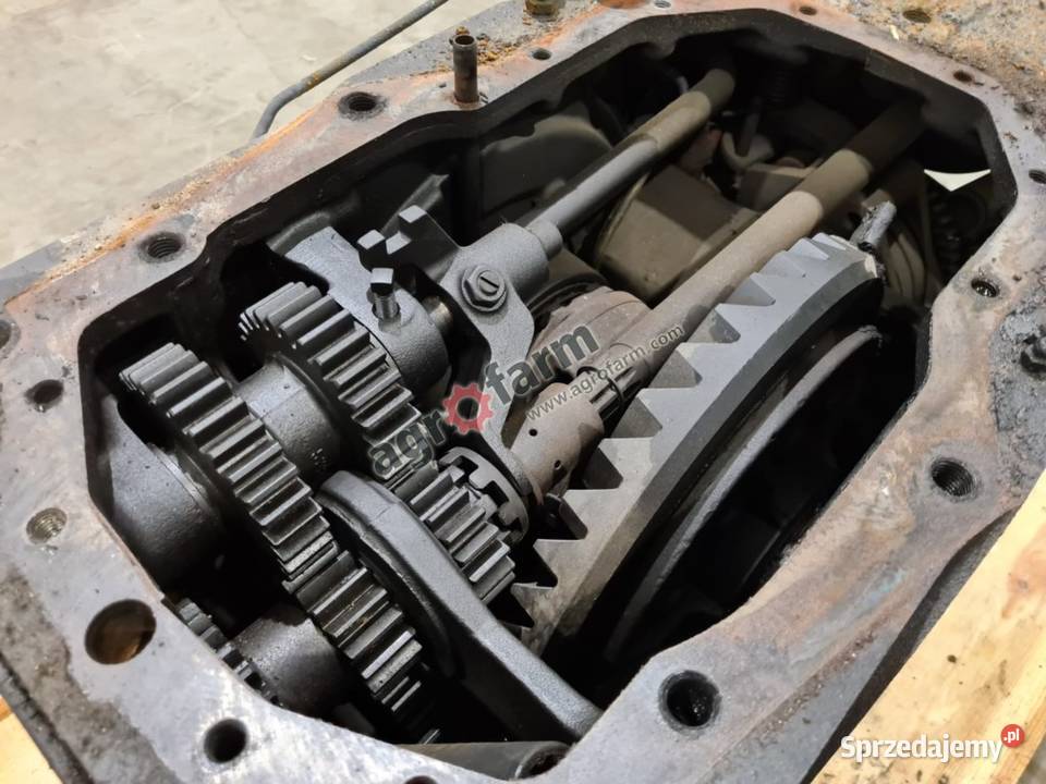 Tylny most Renault Ares 567 851B63 Do ciągników Byków