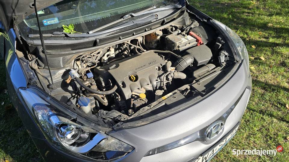 Hyundai i30 14 LPG 2013r 260 lekko uszkodzony 100KM i30 mazowieckie Tłuszcz