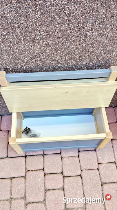 Ławeczki dzieci Frysztak