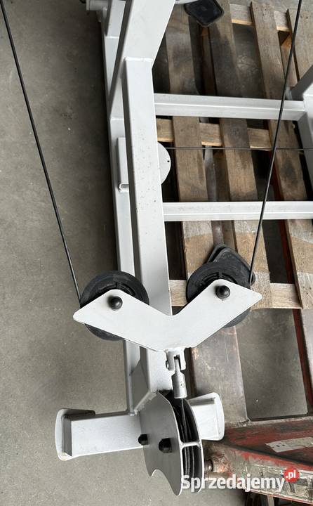 Maszyna na klatkę piersiową Chest Press Wałcz