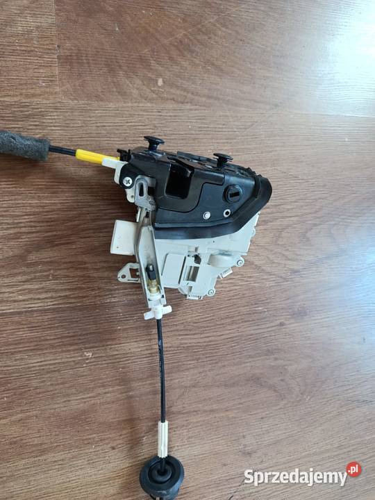 Audi zamek drzwi tylne lewe 45DR 8K0839015B Zielęcice