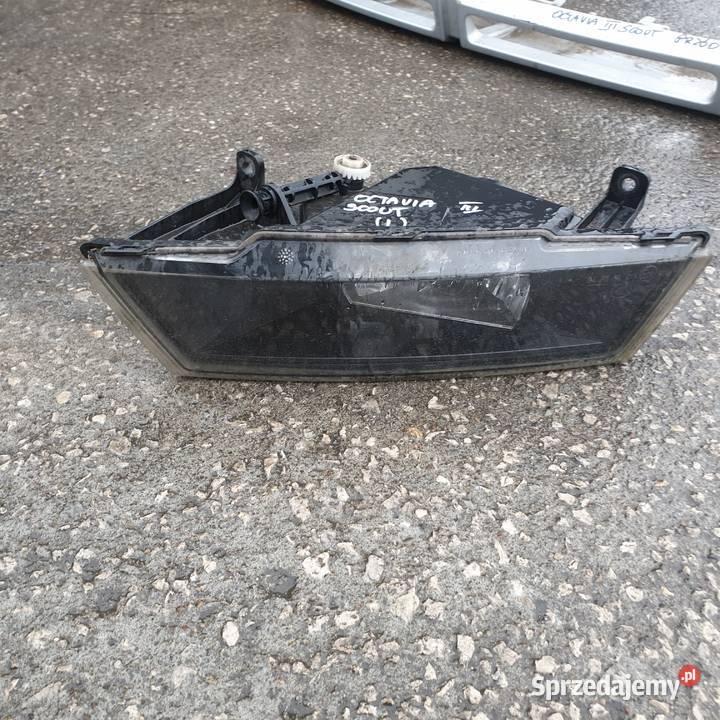 SKODA OCTAVIA III SCOUT HALOGEN LEWY PRZOD 16R sprzedam