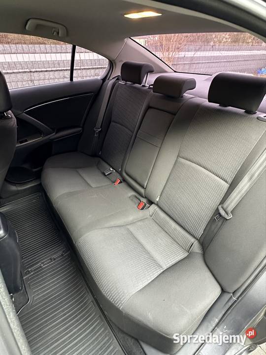 Toyota Avensis z 2009 r AUTOMAT 18 benzyna GAZ poduszka powietrzna Skierdy