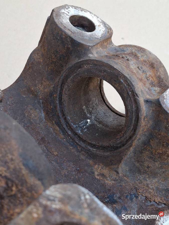 MERCEDES ACTROS MP3 ZWROTNICA OSI PRZÓD Zwrotnice Bieleń