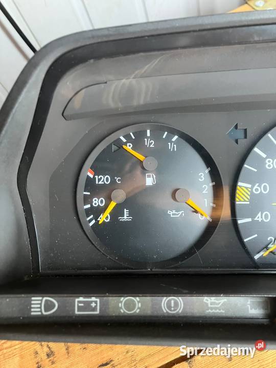 Mercedes 190 w201 Liczniki do Benzyna na graty Kraśnik sprzedam