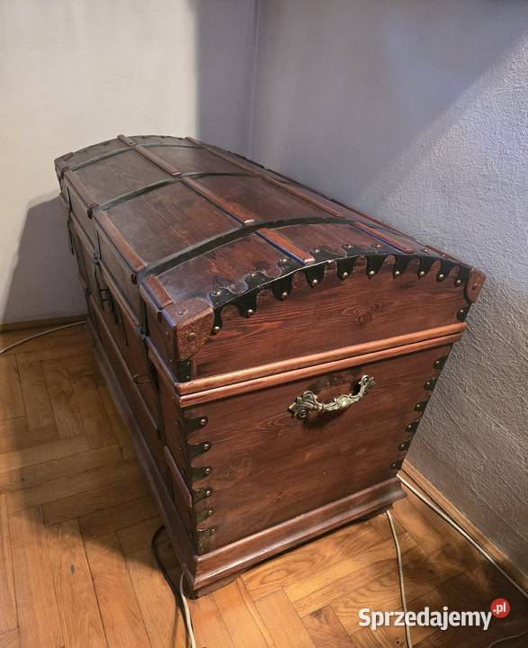 duży kufer drewniany skrzynia drewniana z lubelskie Ryki sprzedam