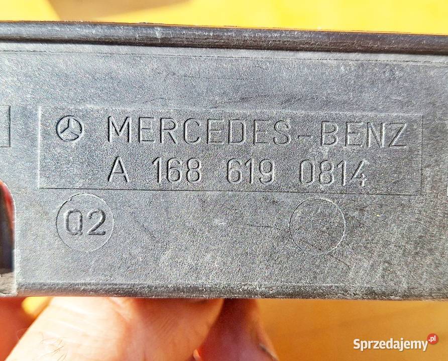 MERCEDES W414 VANEO UCHWYT OSŁONY A1686190814 Radom