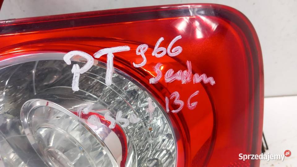 VW PASSAT B6 SEDAN LAMPA TYŁ PRAWA Zbierkowo