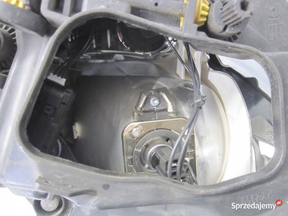 OPEL CORSA D lampa lewa przód 13392707 ANGLIK osobowe Kielce