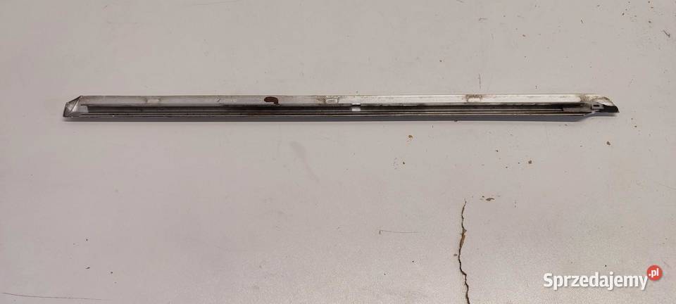 MERCEDES GLC W253 X253 LISTWA SZYBY PRAWY TYŁ