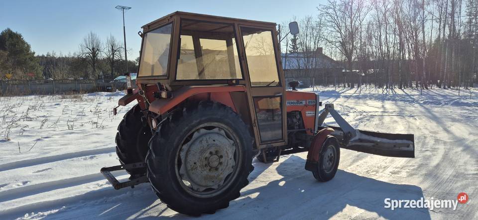 Massey Ferguson 255TUZpług do śniegu Stefanów Suserski