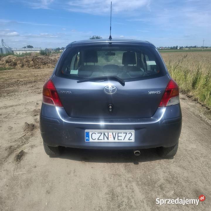 Toyota Yaris 13 B 2009 r 196400km Żnin