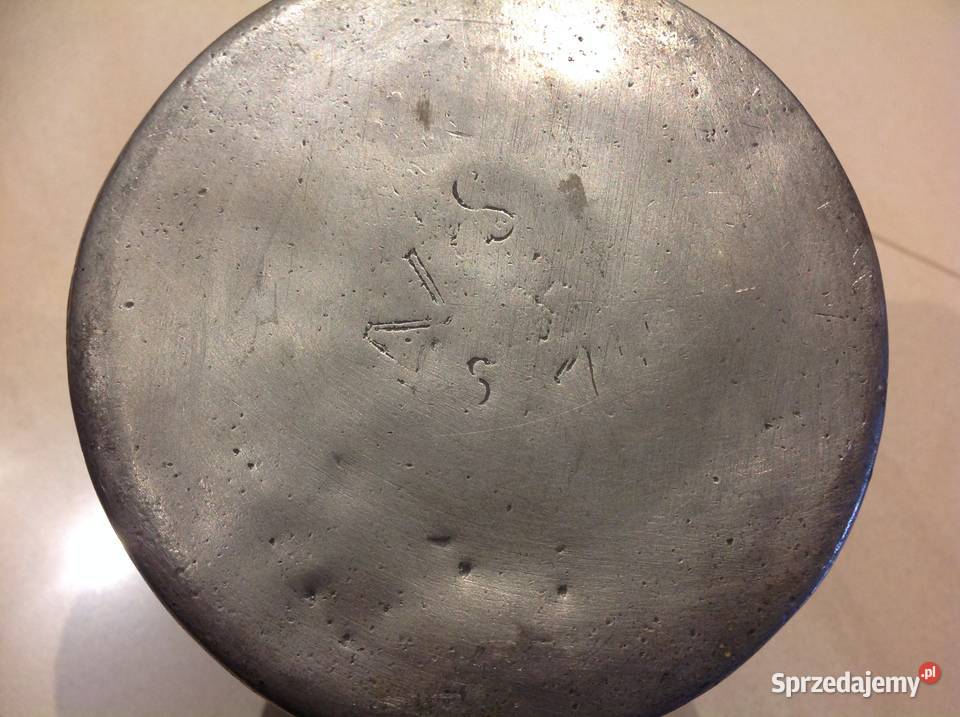 Stary Kufel cynowy z klapką Sygnowany inny kolor