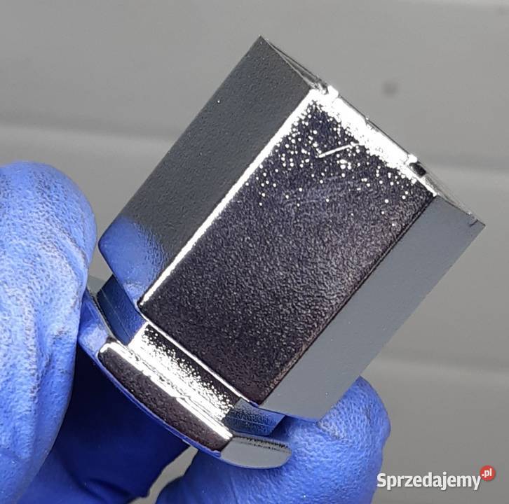 ZAŚLEPKA NAKRĘTKI KOŁA CHROM OPEL FRONTERA A