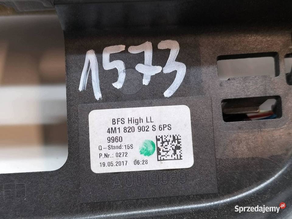 KRATKI NAWIEWU ŚRODKOWA DESKI LED 4M1820902S Rok produkcji 2017 świętokrzyskie sprzedam