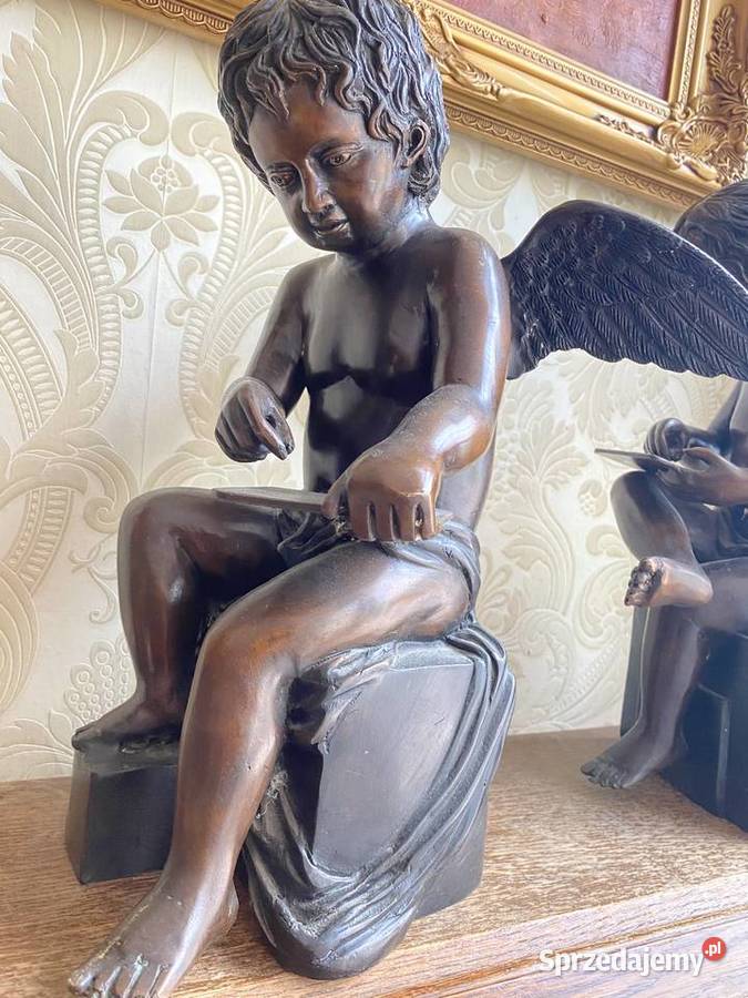 Rzeźba z brązu anioł z tablicą 10 przykazań Bystrzyca Kłodzka