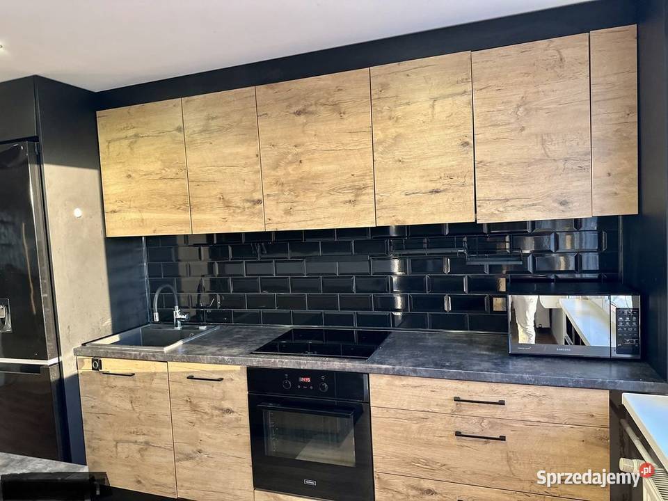 2pok 50met Strzegomskiej BALKONPIWNICAWINDA Wrocław