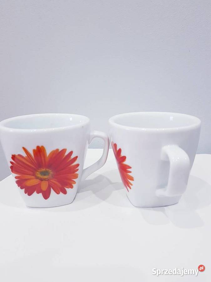 Zestaw porcelanowych filiżanek w gerbery Dąbrowa Górnicza