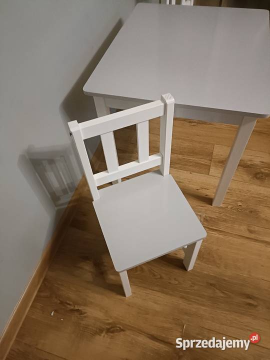 Stoliczek 2 krzesełka Piaseczno sprzedam