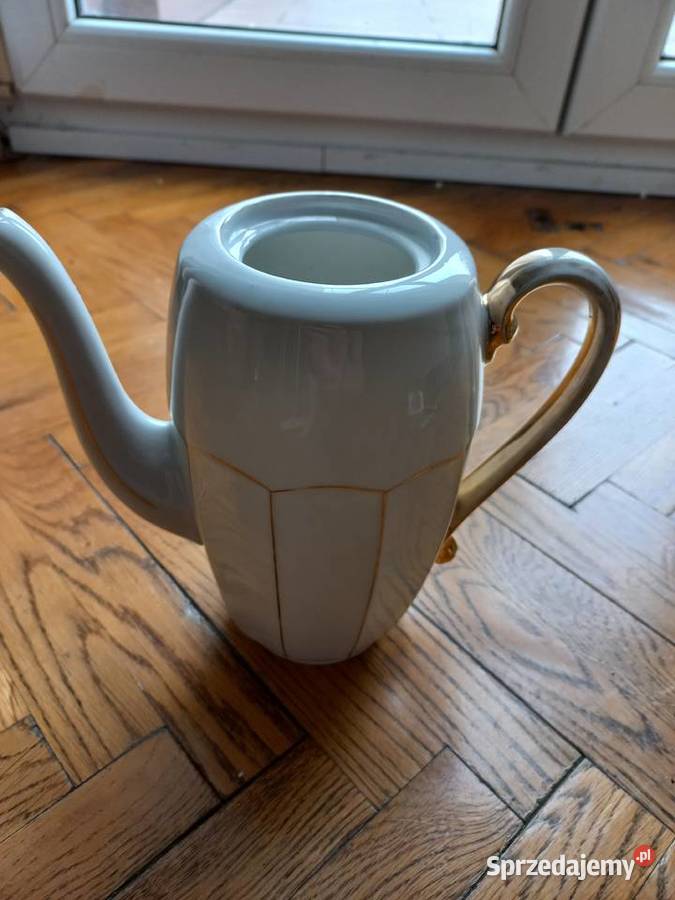 porcelana zabytkowy dzbanek Victoria China Piastów