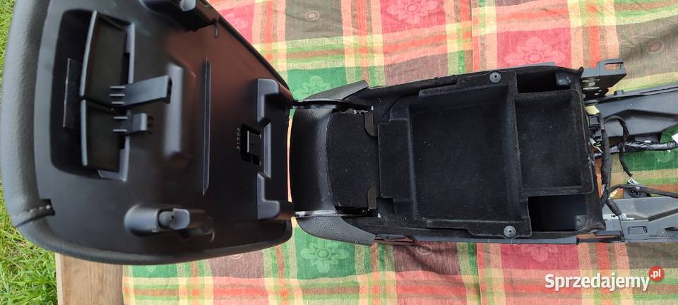 Sprzedam Konsolę Boczki plastiki MONDEO MK5