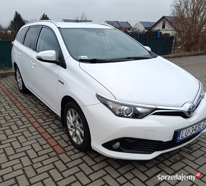 Toyota Auris 18 Premium hybryd CNG 2018 kombi biały Lublin