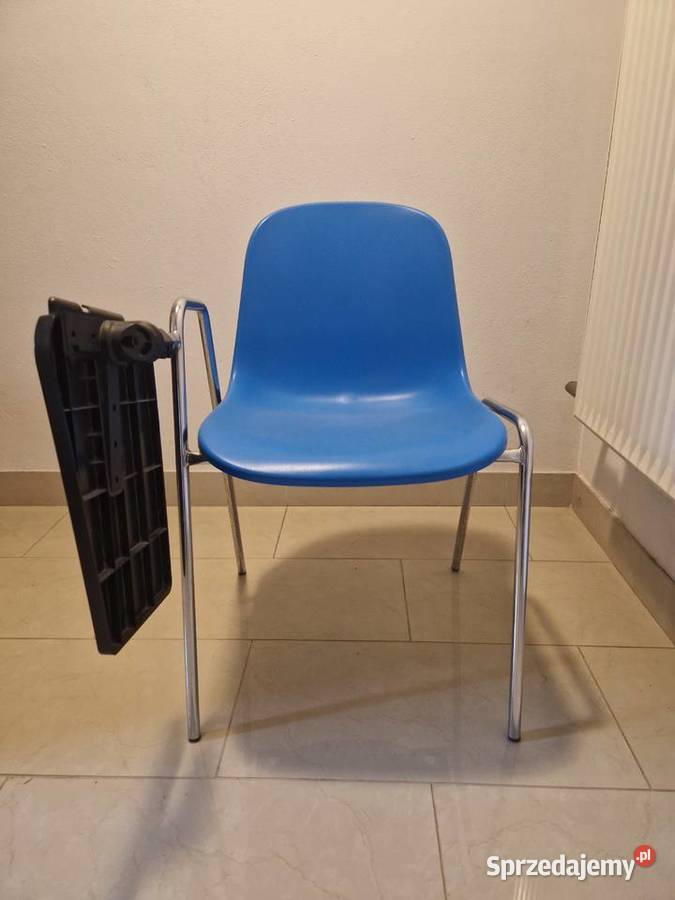 Krzesła z pulpitami