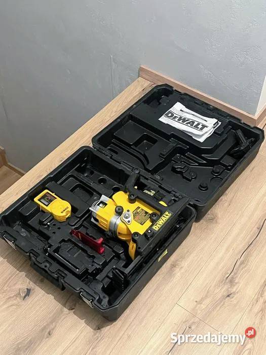 Niwelator DEWALT statyw bateria ładowarka Mojsiki