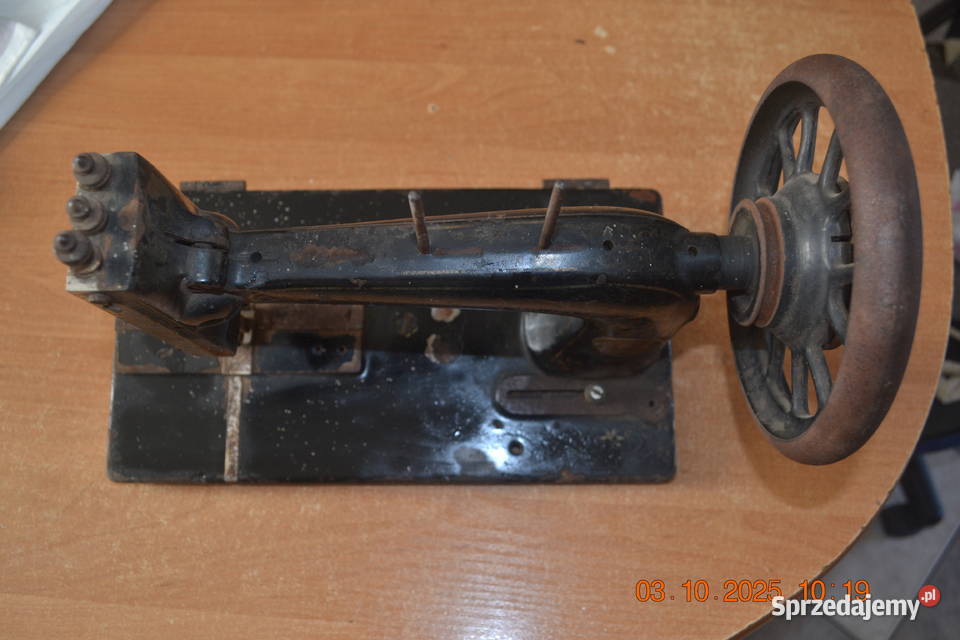 Stara maszyna do szycia Vesta Gruszczyn