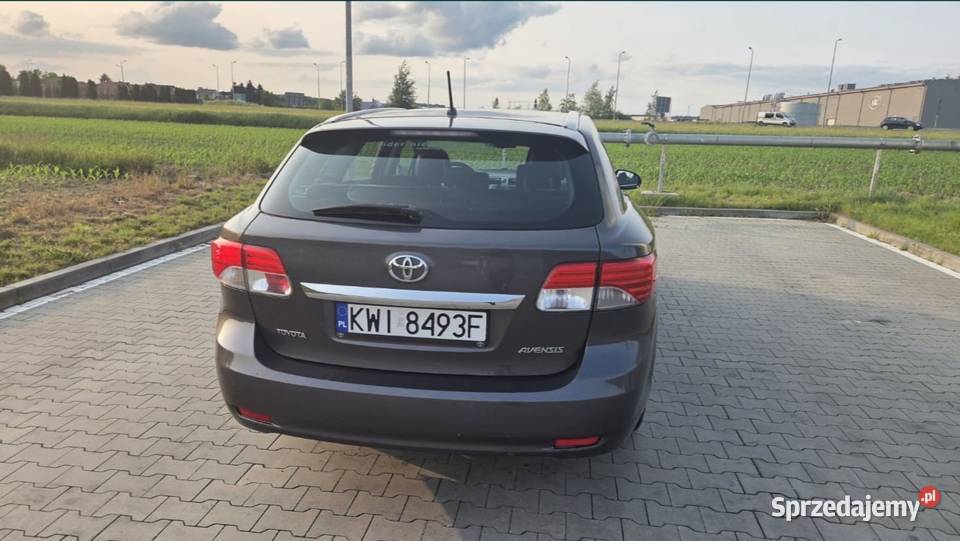 Tanio Toyota Avensis 2 D4D 2013r Wieliczka