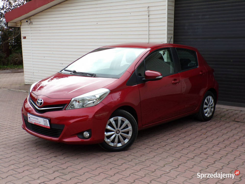 Toyota Yaris Navigacja Kamera cof I właść III centralny zamek Mikołów