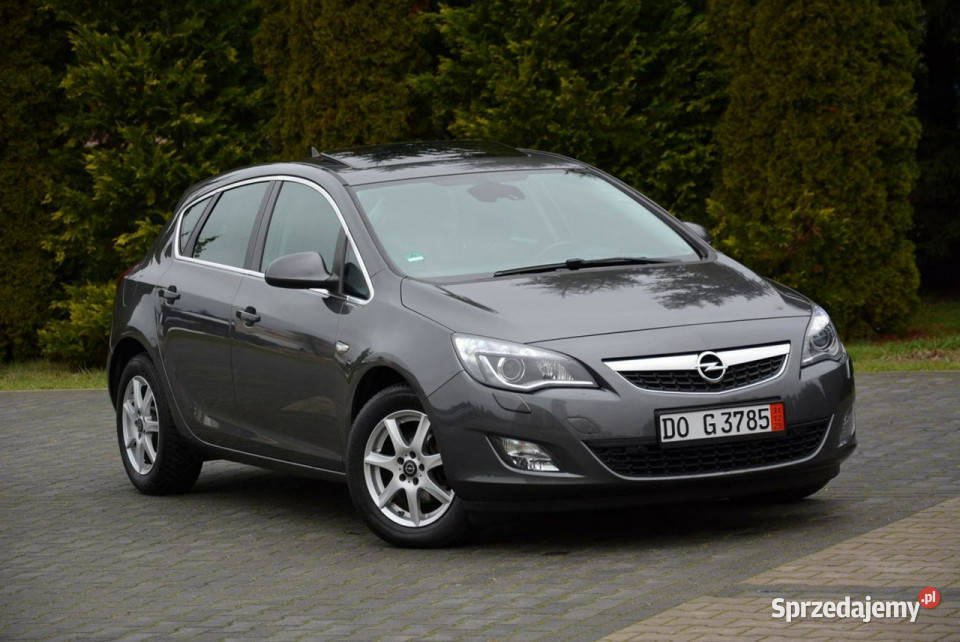 Opel Astra Cosmo Sport Xenon Ledy Navi MMI ogranicznik prędkości Ostrów Mazowiecka sprzedam