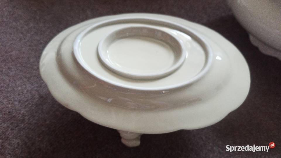 Sosjerka ecru Barokowa forma Bez sygnatury Porcelana i szkło Gdańsk