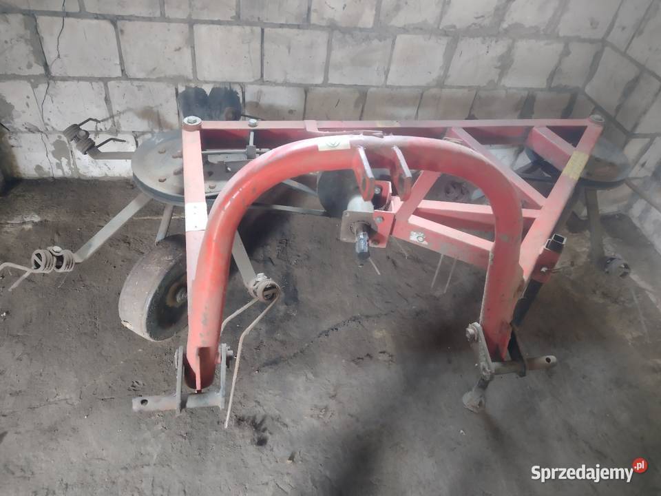 Przetrzasacz karuzelowy zgrabiarka ramienna Abra Zgrabiarki i przetrząsacze świętokrzyskie Kujawy