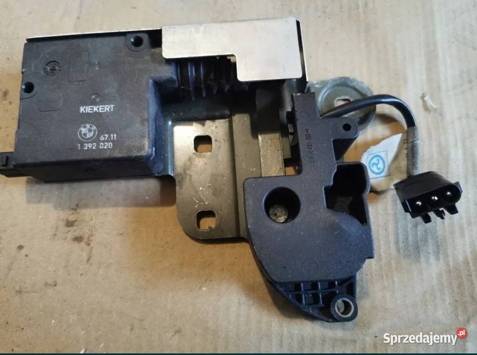 Zamek klapy bagażnika BMW E34 kombi