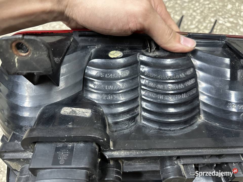 Volkswagen VW Caddy III 2K Lampa Tył Prawa OE Pszczyna