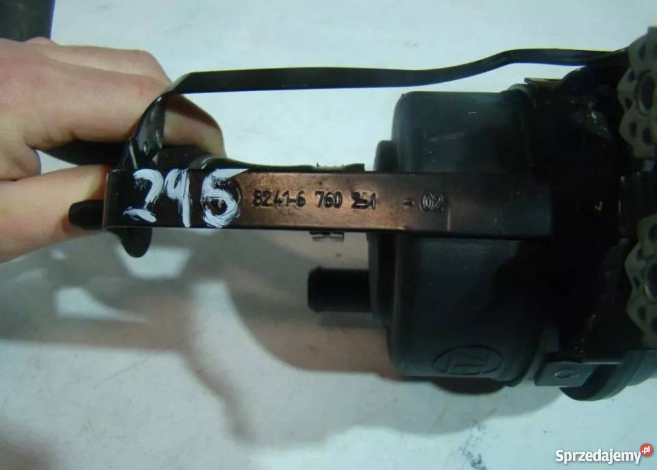 BMW SERIA 5 E60 E61 ZBIORNICZEK PŁYNU