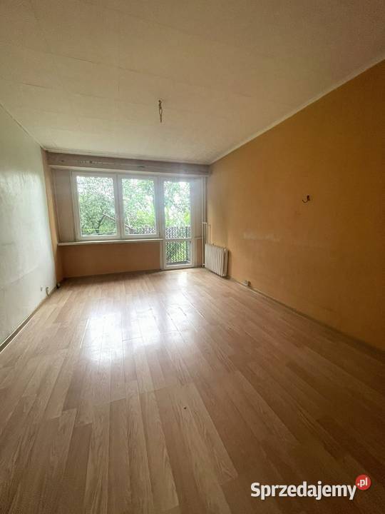2 pokoje z balkonem i piwnicą na PARTERZE 3 piętra i więcej Koło