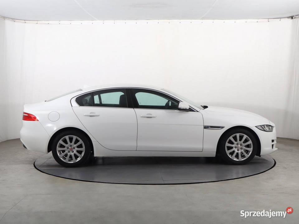 Jaguar XE 20d Sedan / Limuzyna śląskie Katowice