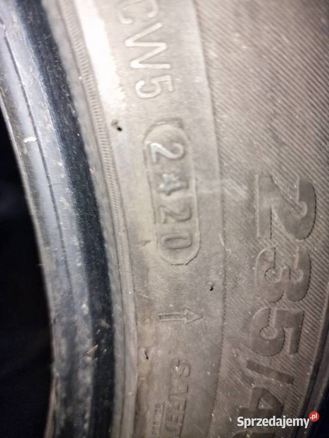 Komplet opon zimowych kumho r18 7mm bieżnik Samochodowe Mochowo sprzedam