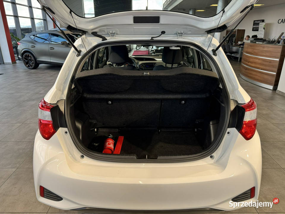 Toyota Yaris Active 15 111 M6 20202021 r salon I sprzedam