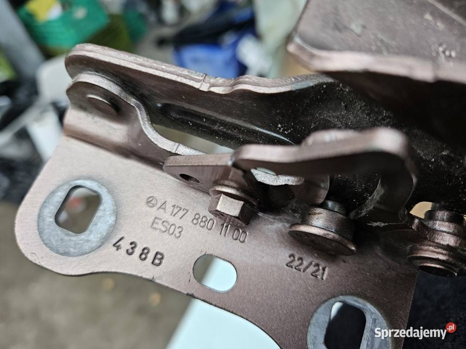 MERCEDES W177 ZAWIAS MASKI LEWY A1778801100 osobowe Międzychód sprzedam