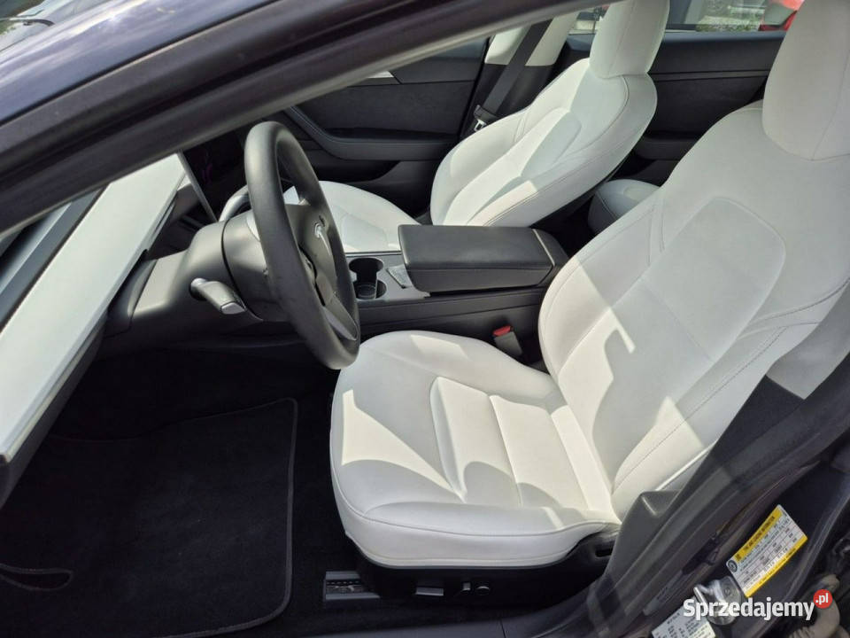 Tesla Model 3 welurowa tapicerka Zgierz
