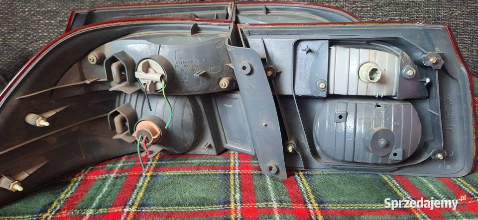 Lampy tylne Mazda 626 2001r Łódź