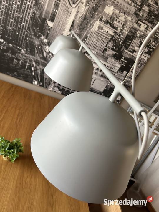 Lampa trzykloszowa MUUTO Warszawa